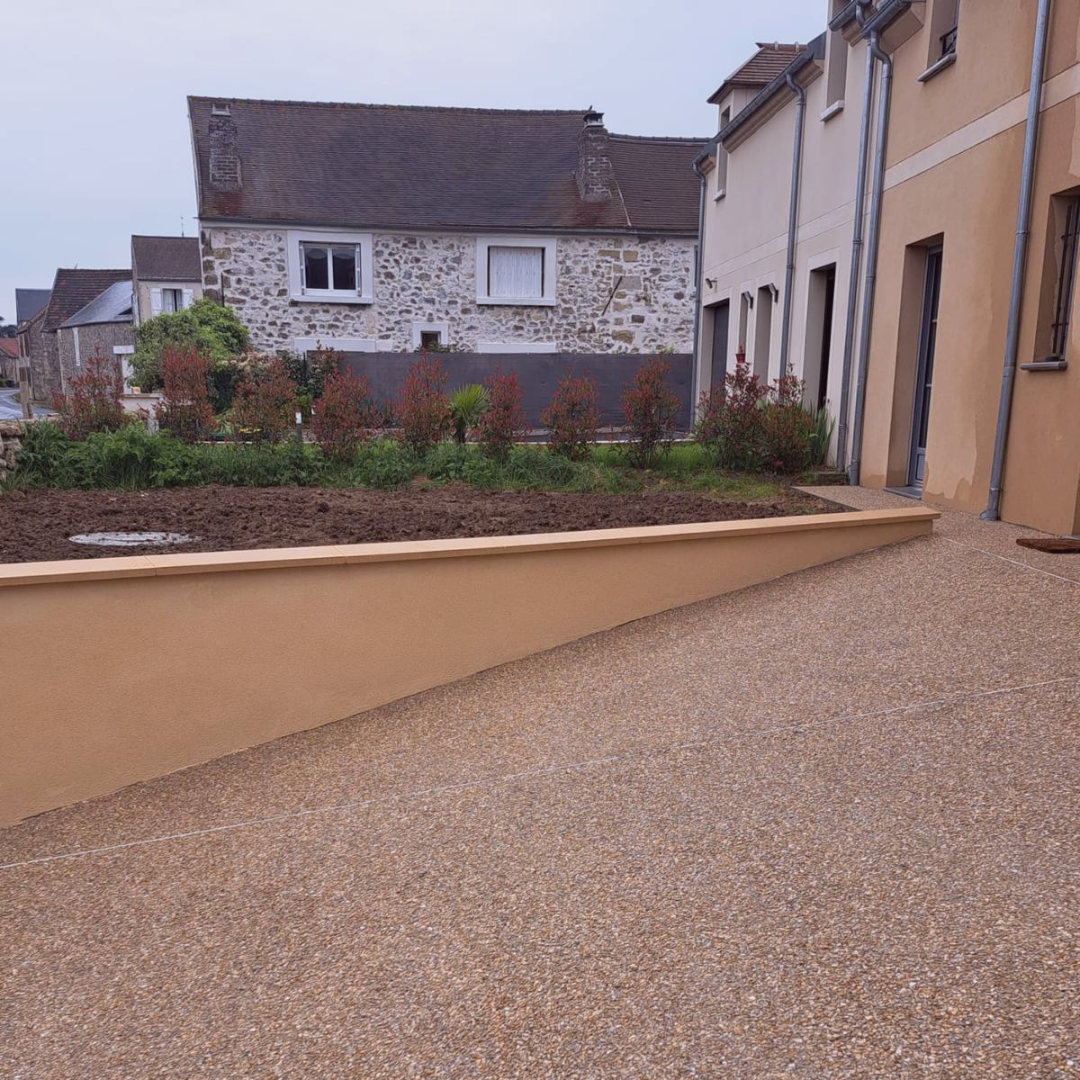 Création d’une allée privative de stationnement en béton désactivé à Livilliers (95)